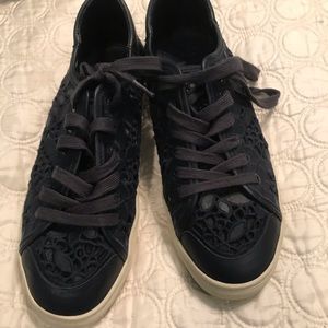 Tory Burch navy lace sneaker sz 10 nwot